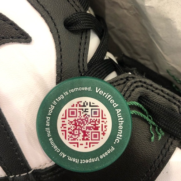 BRAND NEW, AUTHENTIC Nike High Top Dunks, size 11 men’s - Picture 4 of 10